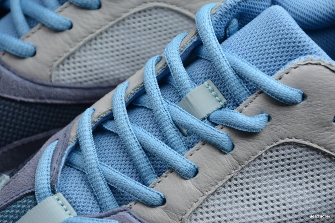 Yeezy Blue Carbon Adidas 700 Boost FW2498 0927